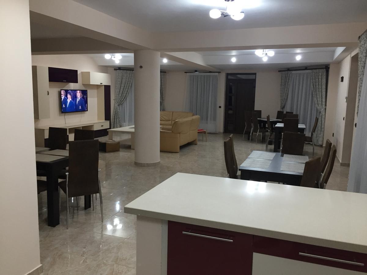 Pensiunea Granada โควาสนา ภายนอก รูปภาพ